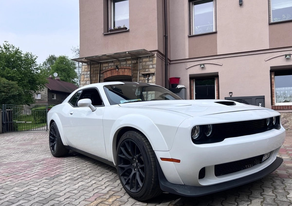 Dodge Challenger cena 130999 przebieg: 76000, rok produkcji 2016 z Szprotawa małe 254